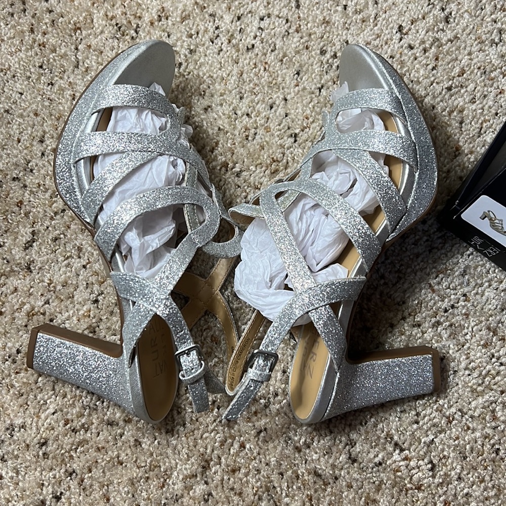 Naturalizer Silver Glitter Heels - Picture 6 of 8